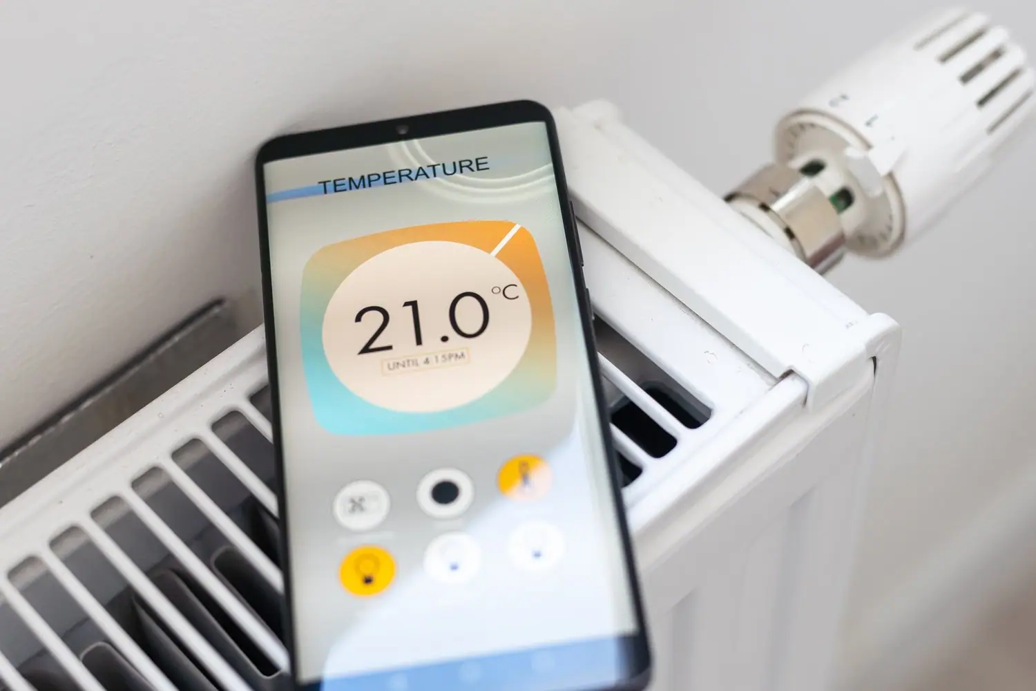 Inteligentne systemy kontroli temperatury w domu